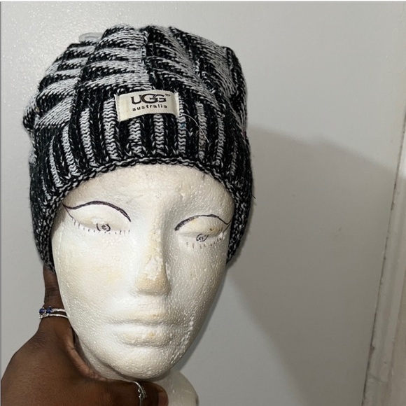 UGG Monochrome Striped Knit Beanie - Picture 1 of 3